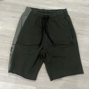 Men’s underarmor shorts